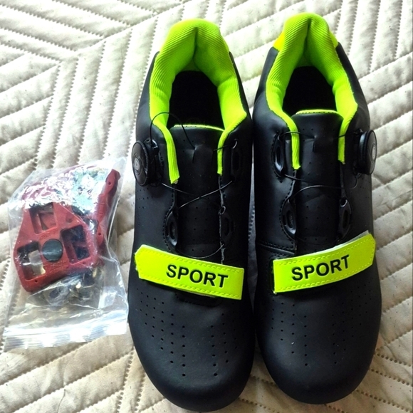 Shoes - Spinning Black and Neon Green Sport Shoes